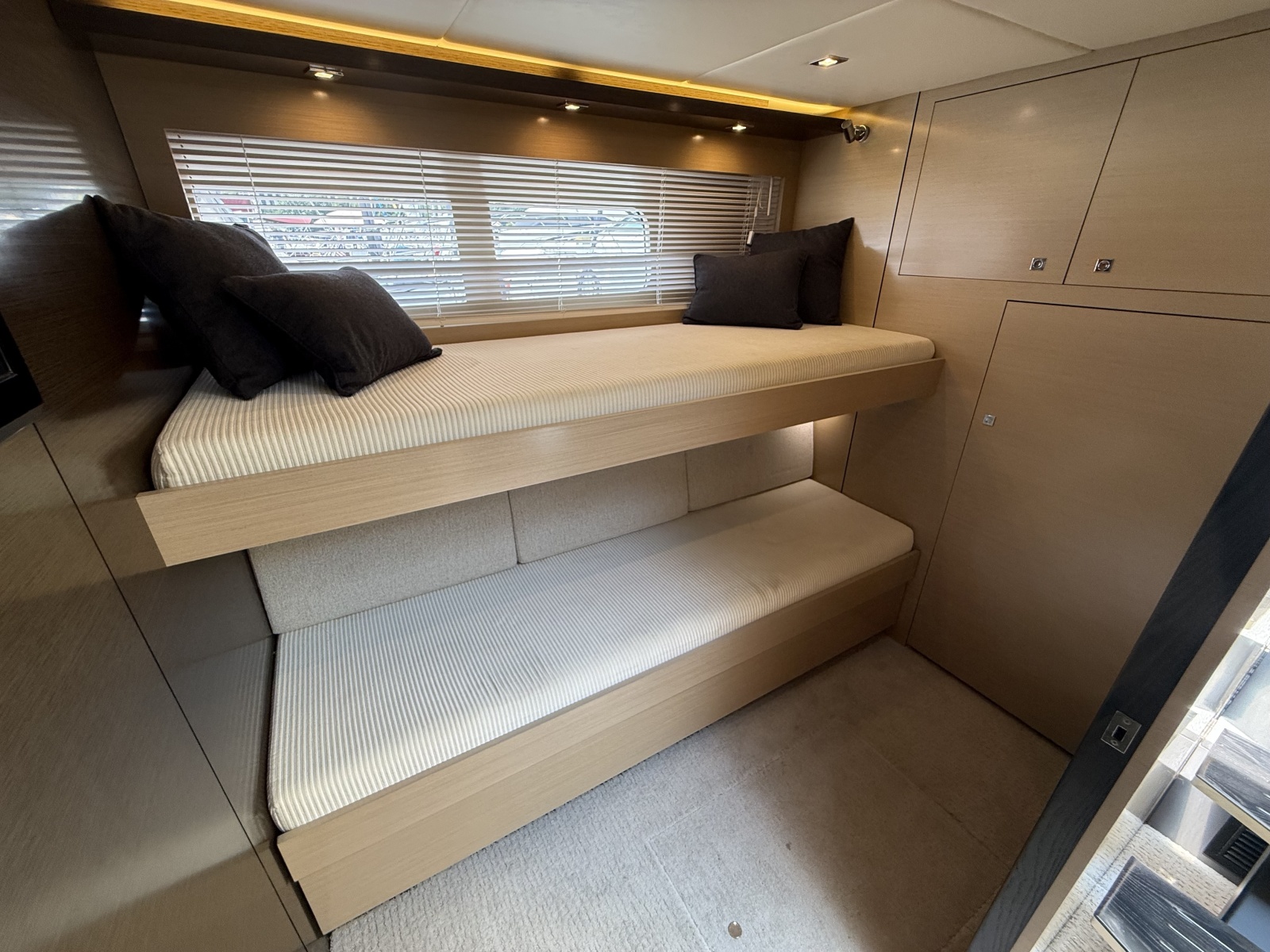 2016 Cruisers 60 Cantius