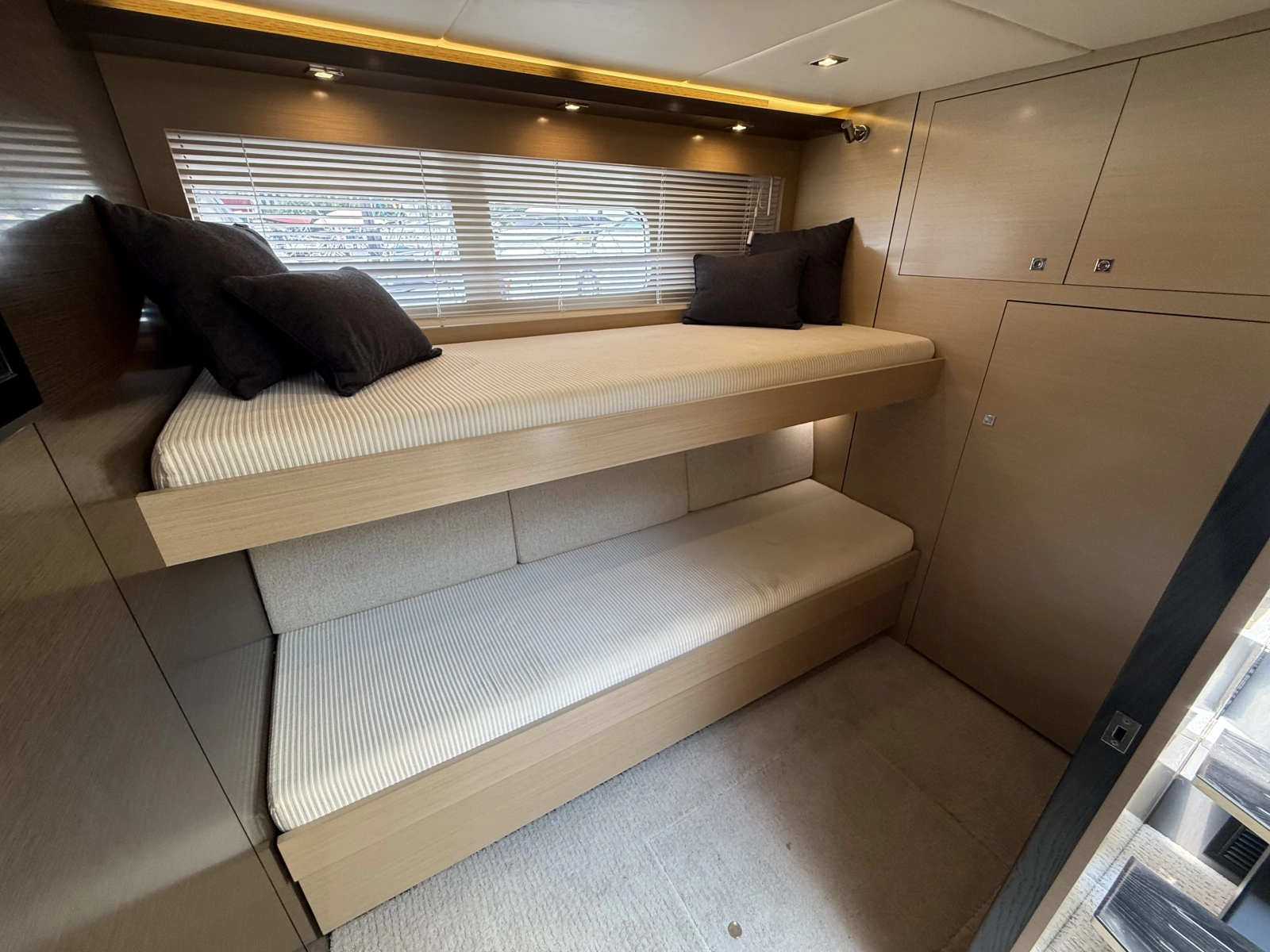 2016 Cruisers 60 Cantius