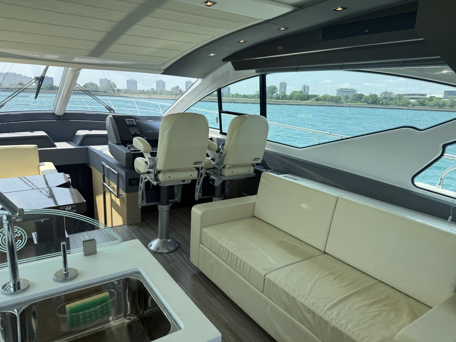 2016 Cruisers 60 Cantius