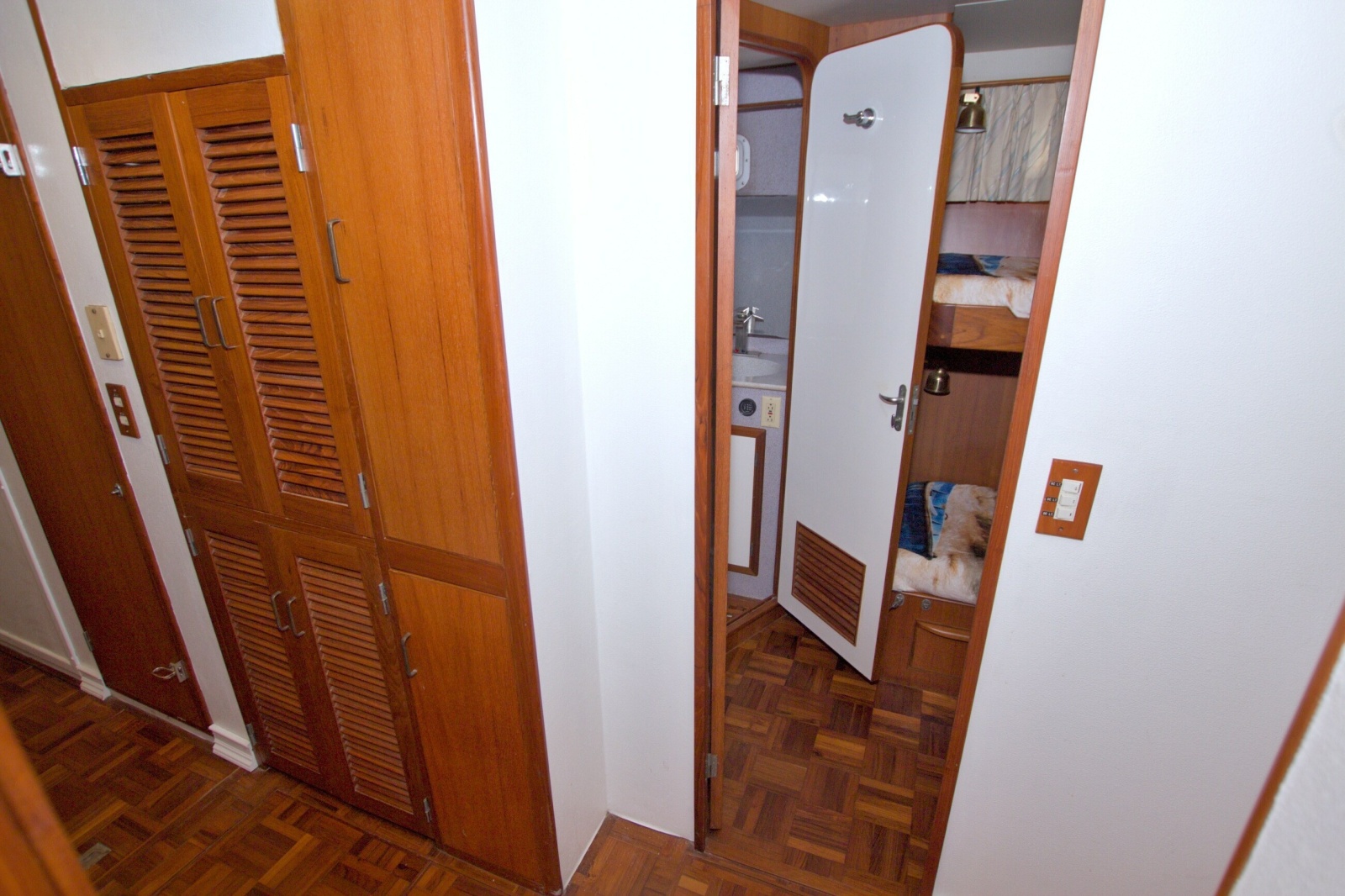 1994 Jefferson Marquessa 56 Extended Deckhouse