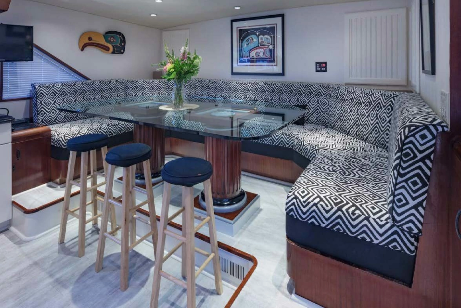 Galley / Dining