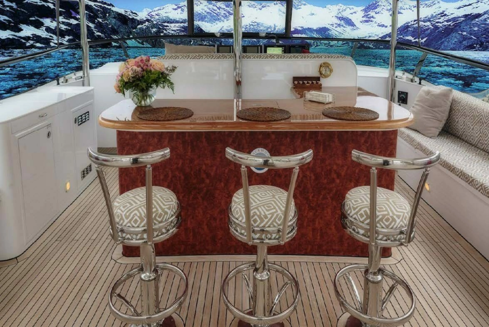 Flybridge Bar