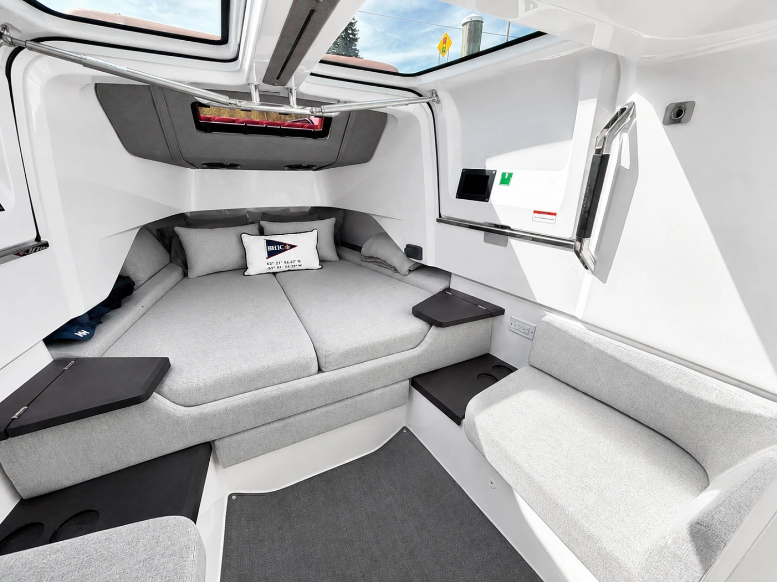 2022 Axopar Brabus 37 XC Cross Cabin