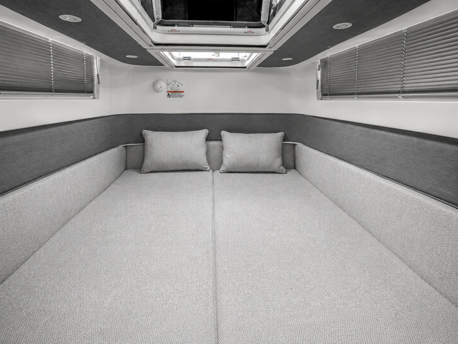 2022 Axopar Brabus 37 XC Cross Cabin