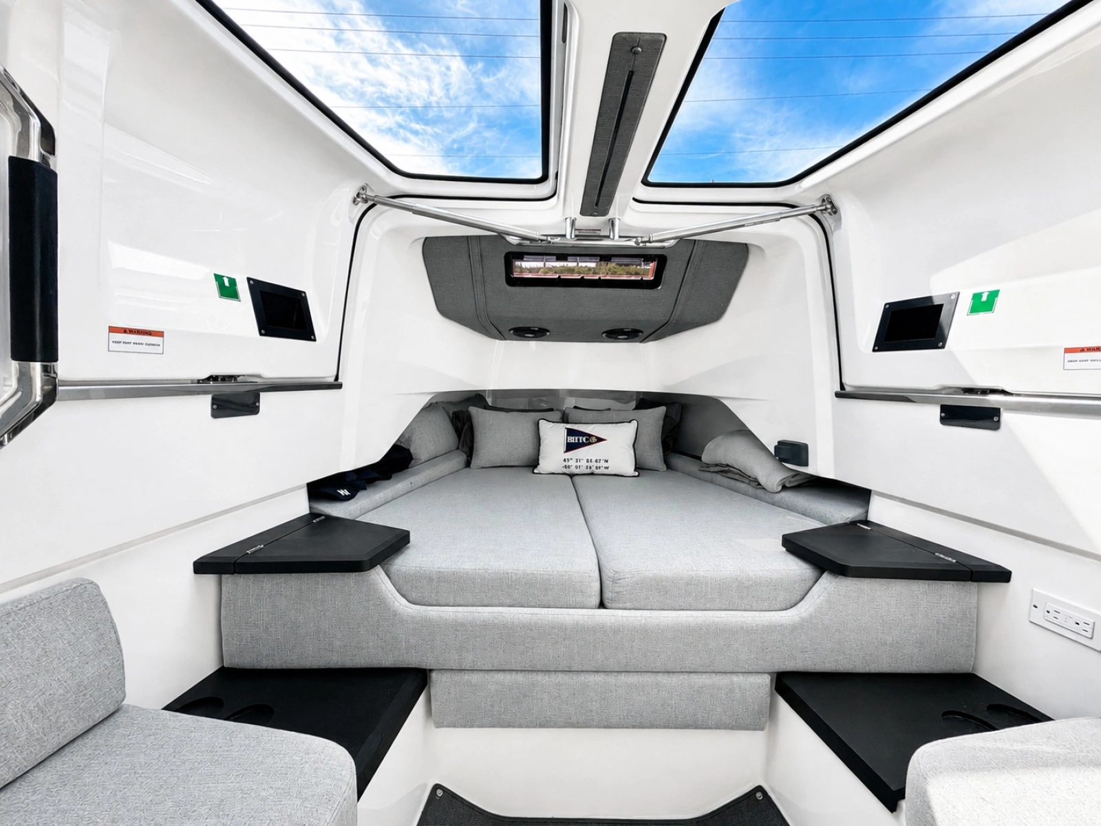 2022 Axopar Brabus 37 XC Cross Cabin