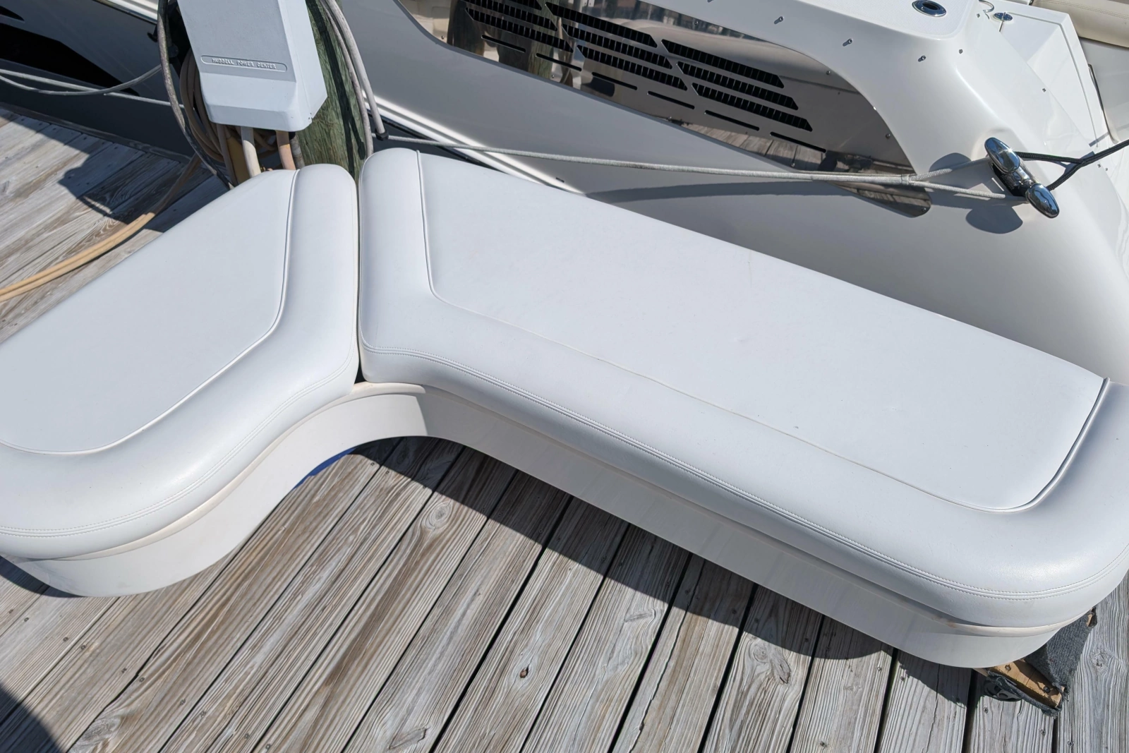 1999 Sea Ray 370 Express Cruiser