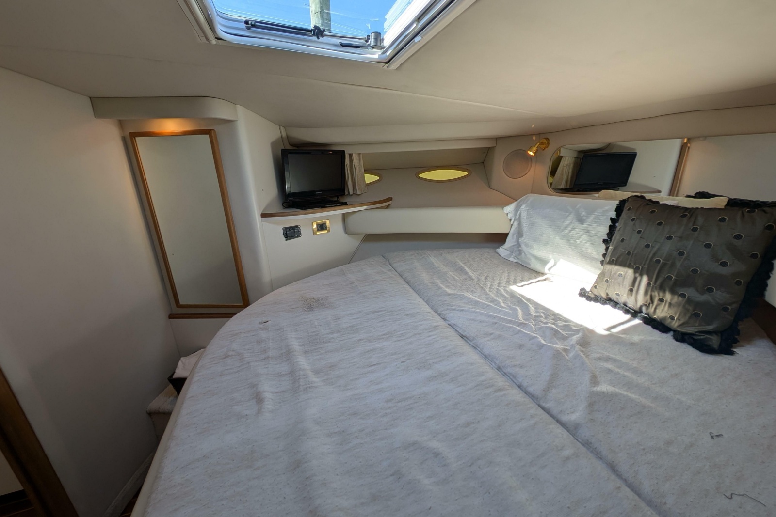 1999 Sea Ray 370 Express Cruiser