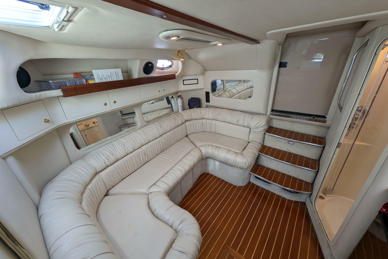1999 Sea Ray 370 Express Cruiser