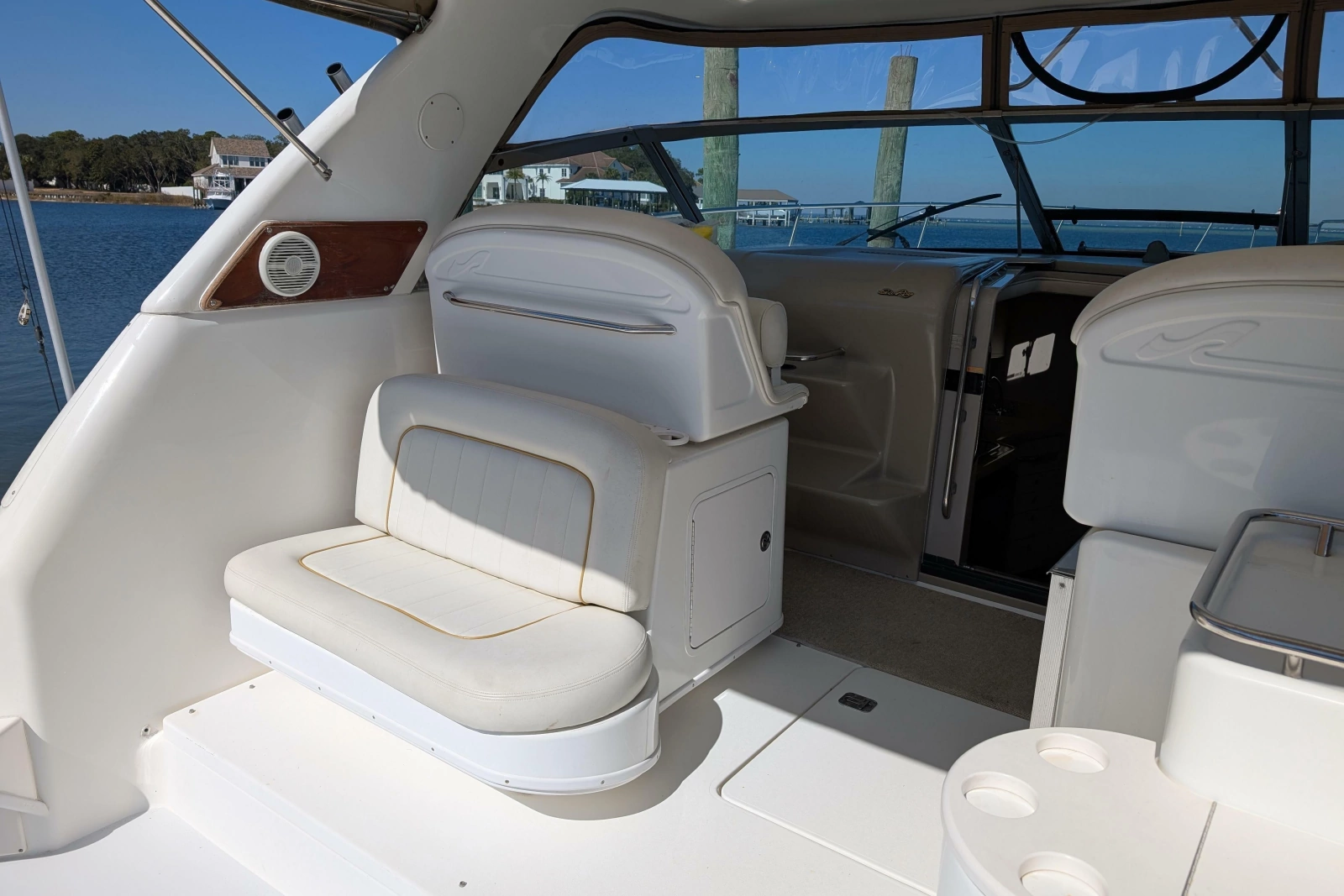 1999 Sea Ray 370 Express Cruiser