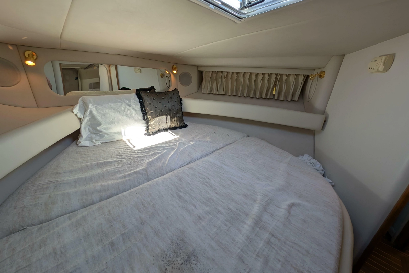 1999 Sea Ray 370 Express Cruiser