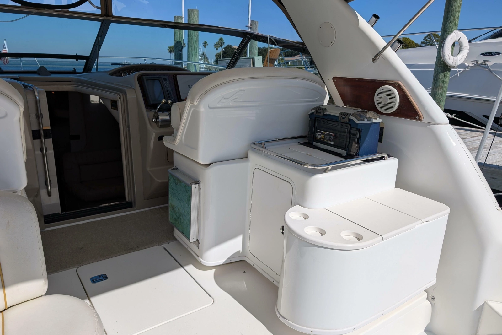 1999 Sea Ray 370 Express Cruiser