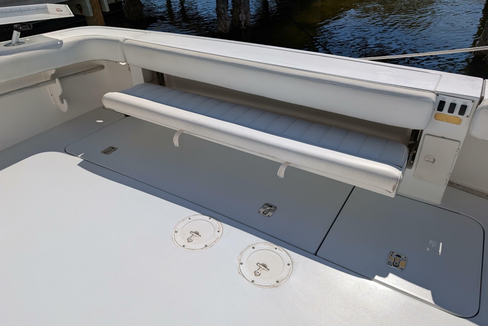 1999 Sea Ray 370 Express Cruiser