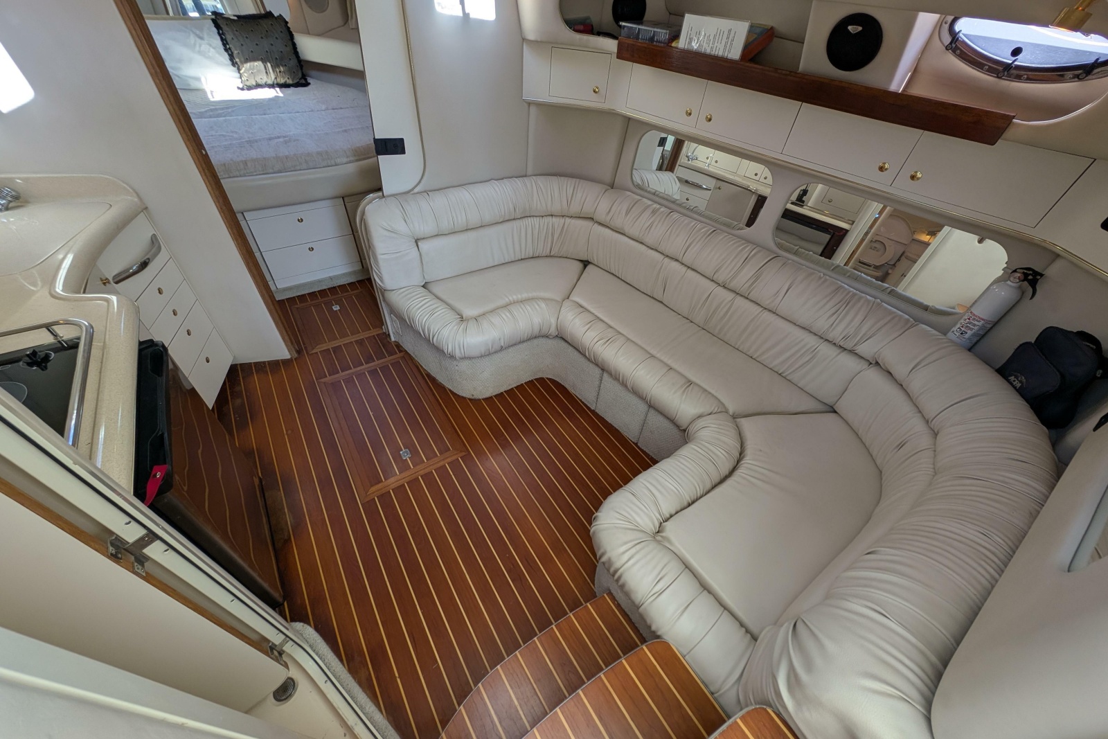 1999 Sea Ray 370 Express Cruiser