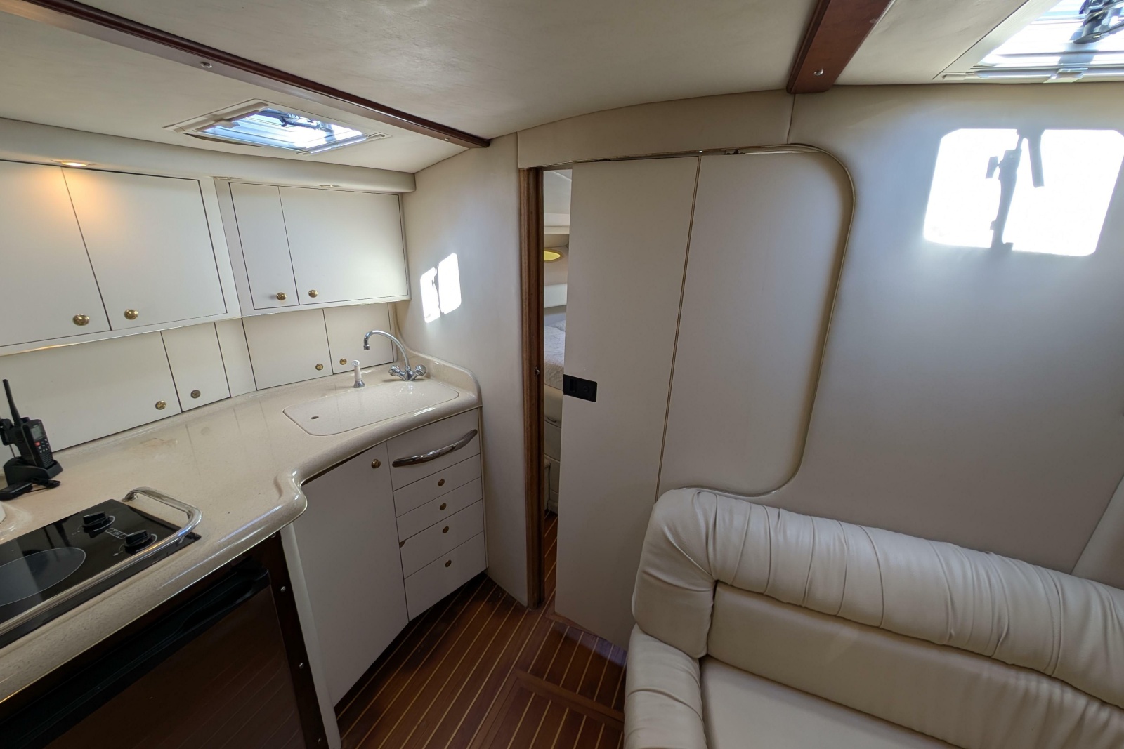 1999 Sea Ray 370 Express Cruiser