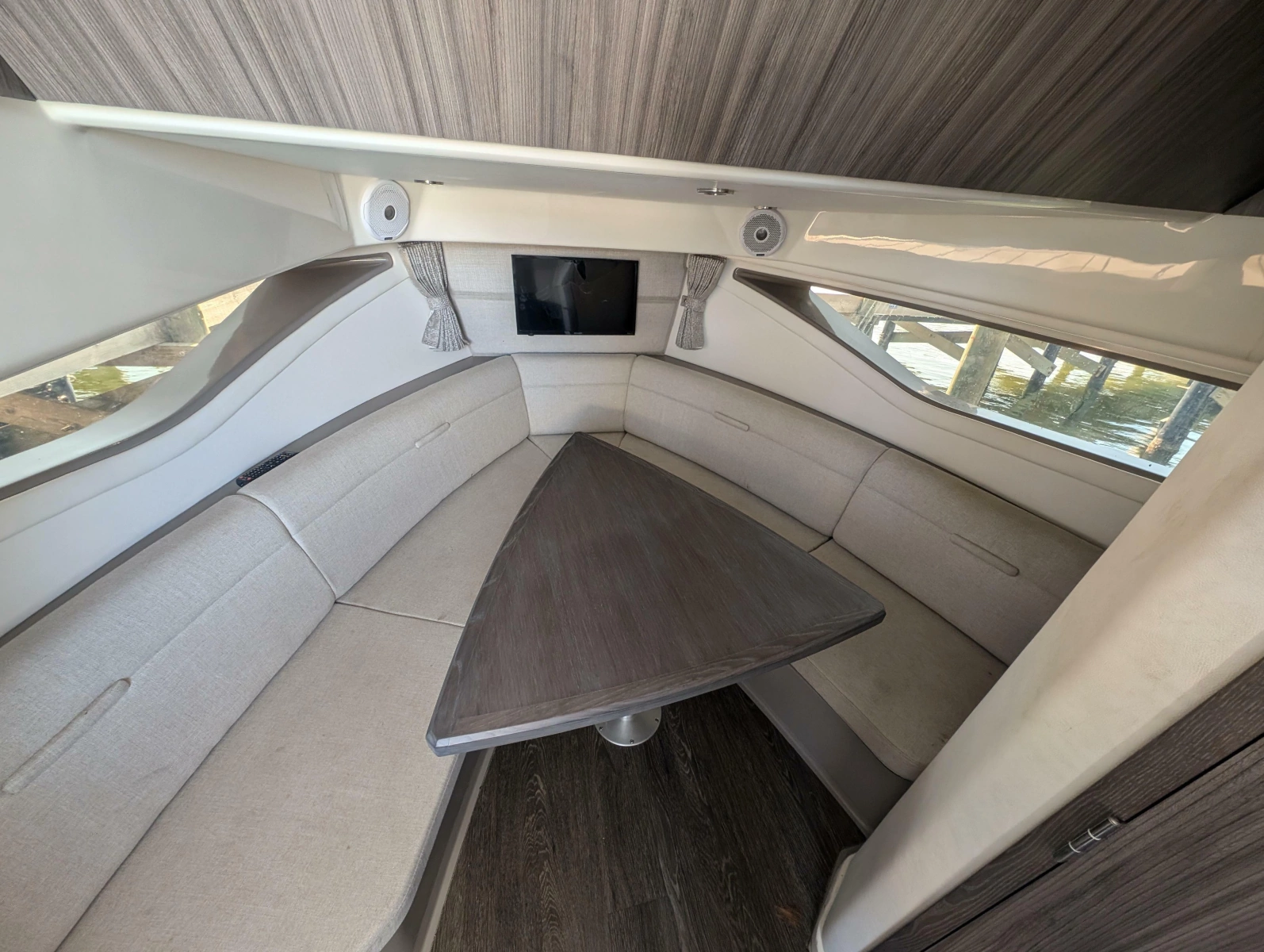 2019 Sea Ray Sundancer 320