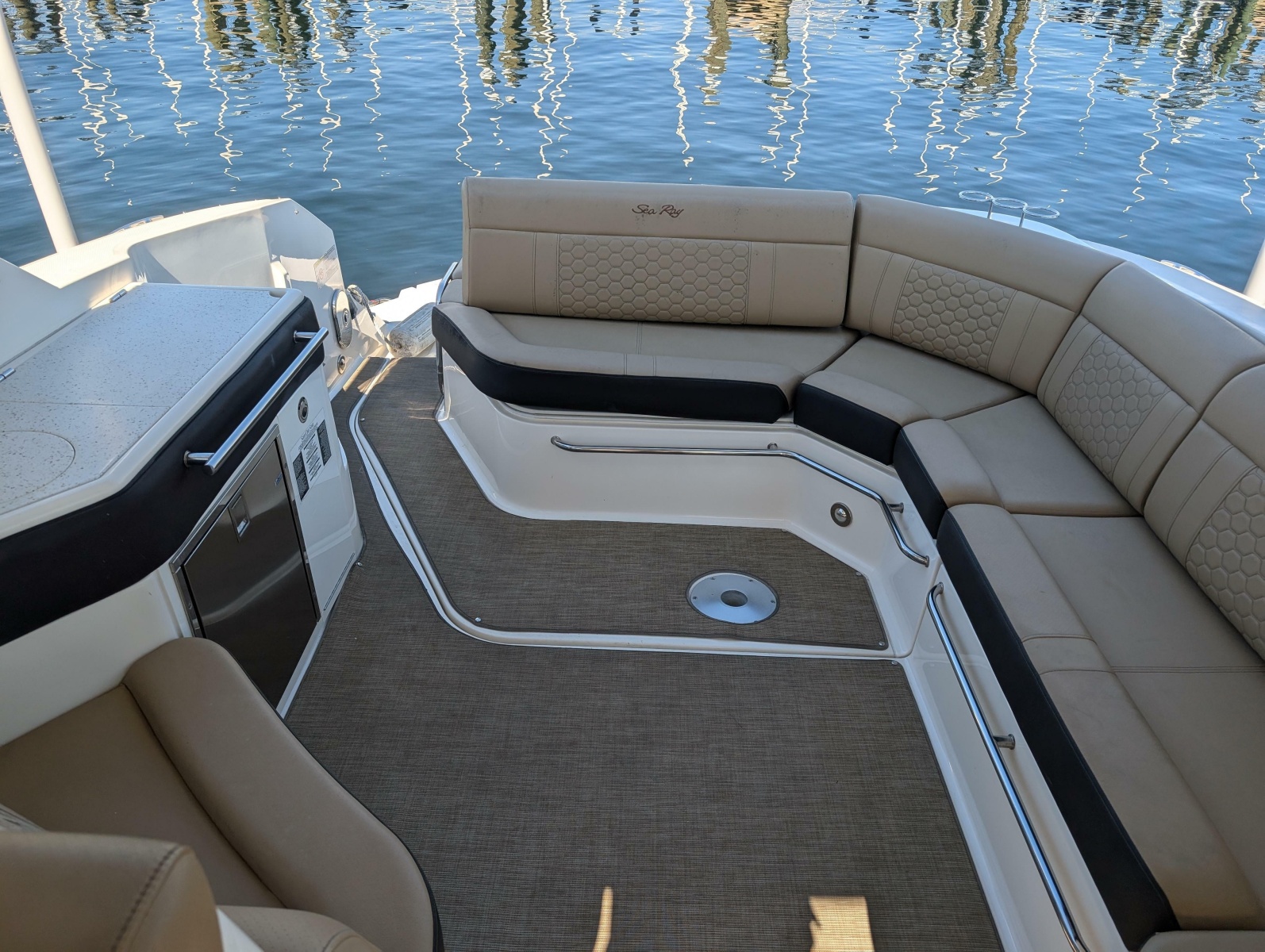 2019 Sea Ray Sundancer 320