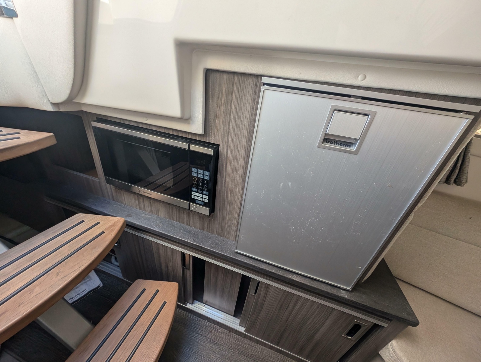 2019 Sea Ray Sundancer 320