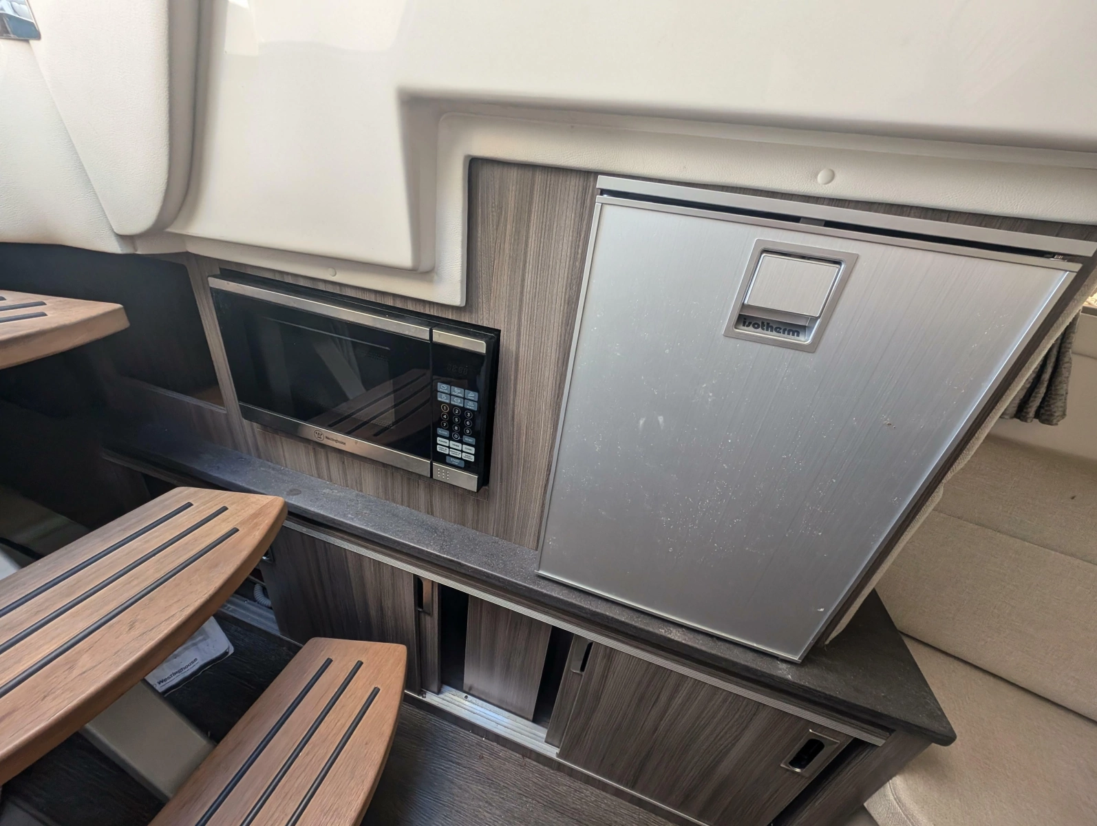 2019 Sea Ray Sundancer 320