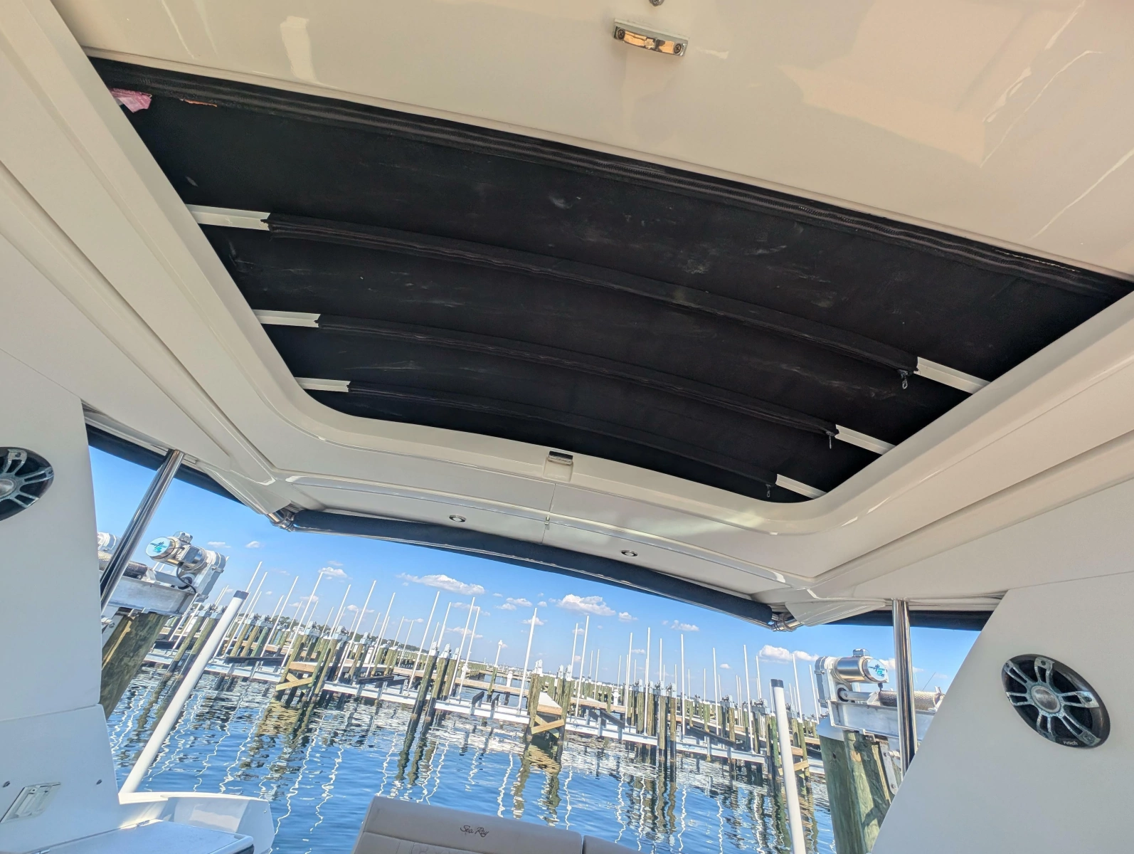 2019 Sea Ray Sundancer 320