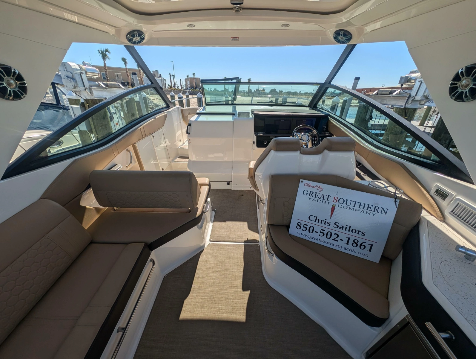 2019 Sea Ray Sundancer 320