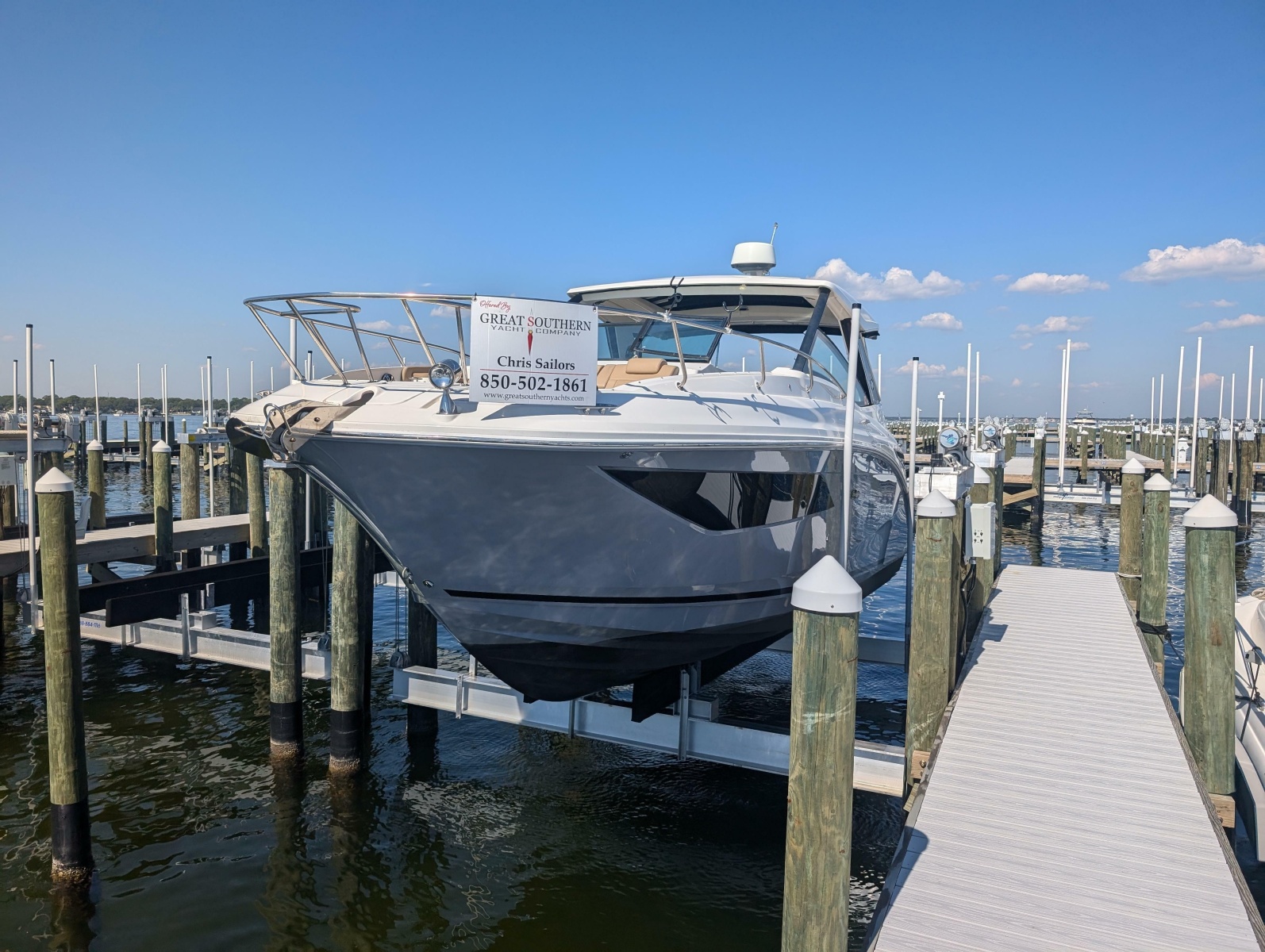 2019 Sea Ray Sundancer 320