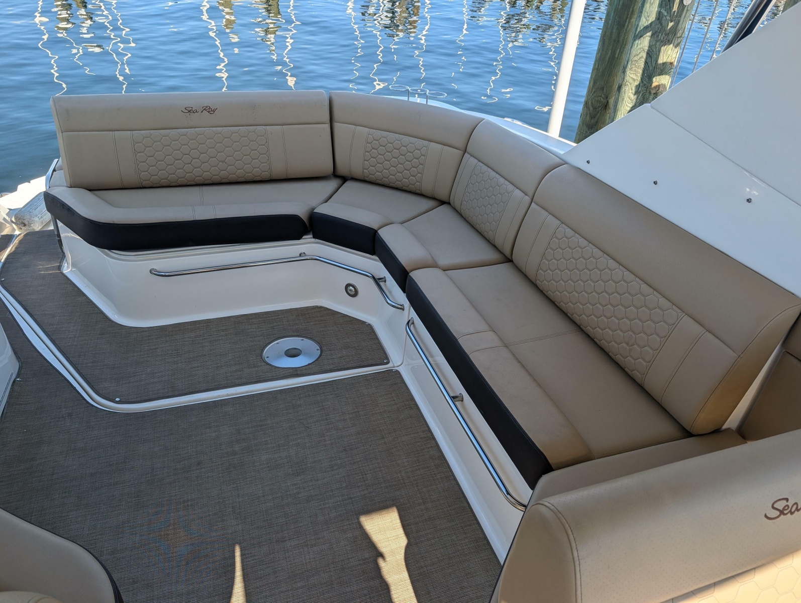 2019 Sea Ray Sundancer 320
