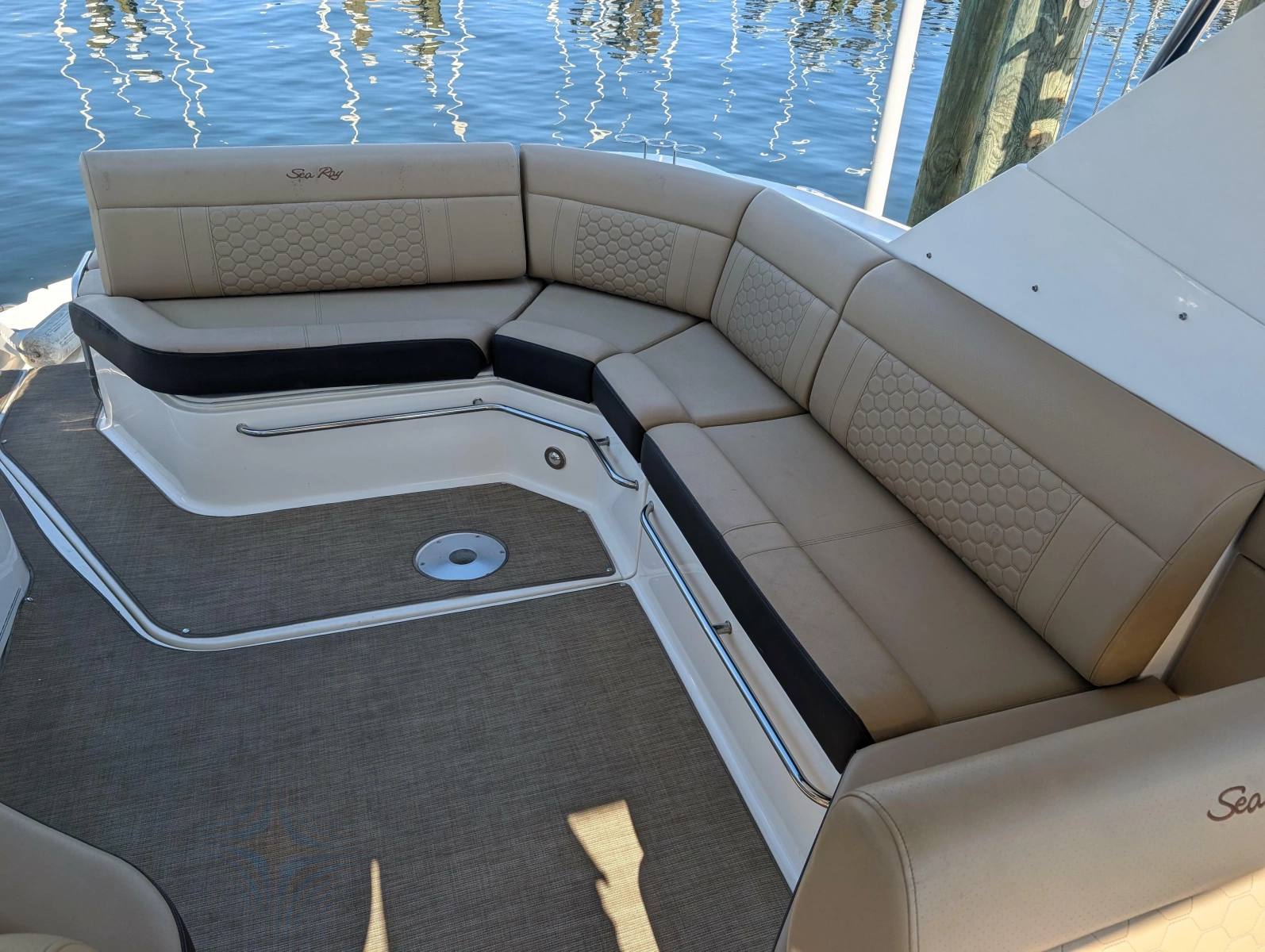 2019 Sea Ray Sundancer 320