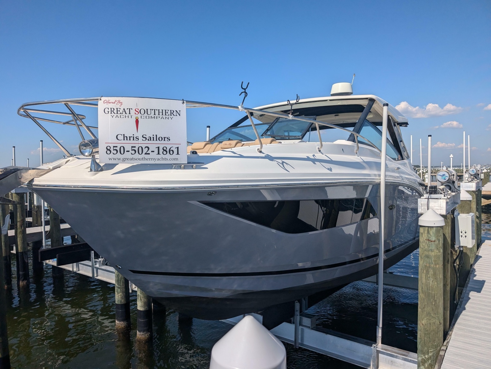 2019 Sea Ray Sundancer 320