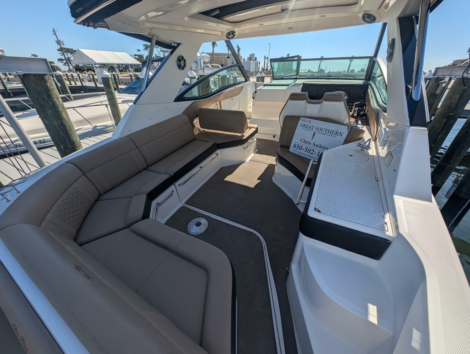 2019 Sea Ray Sundancer 320
