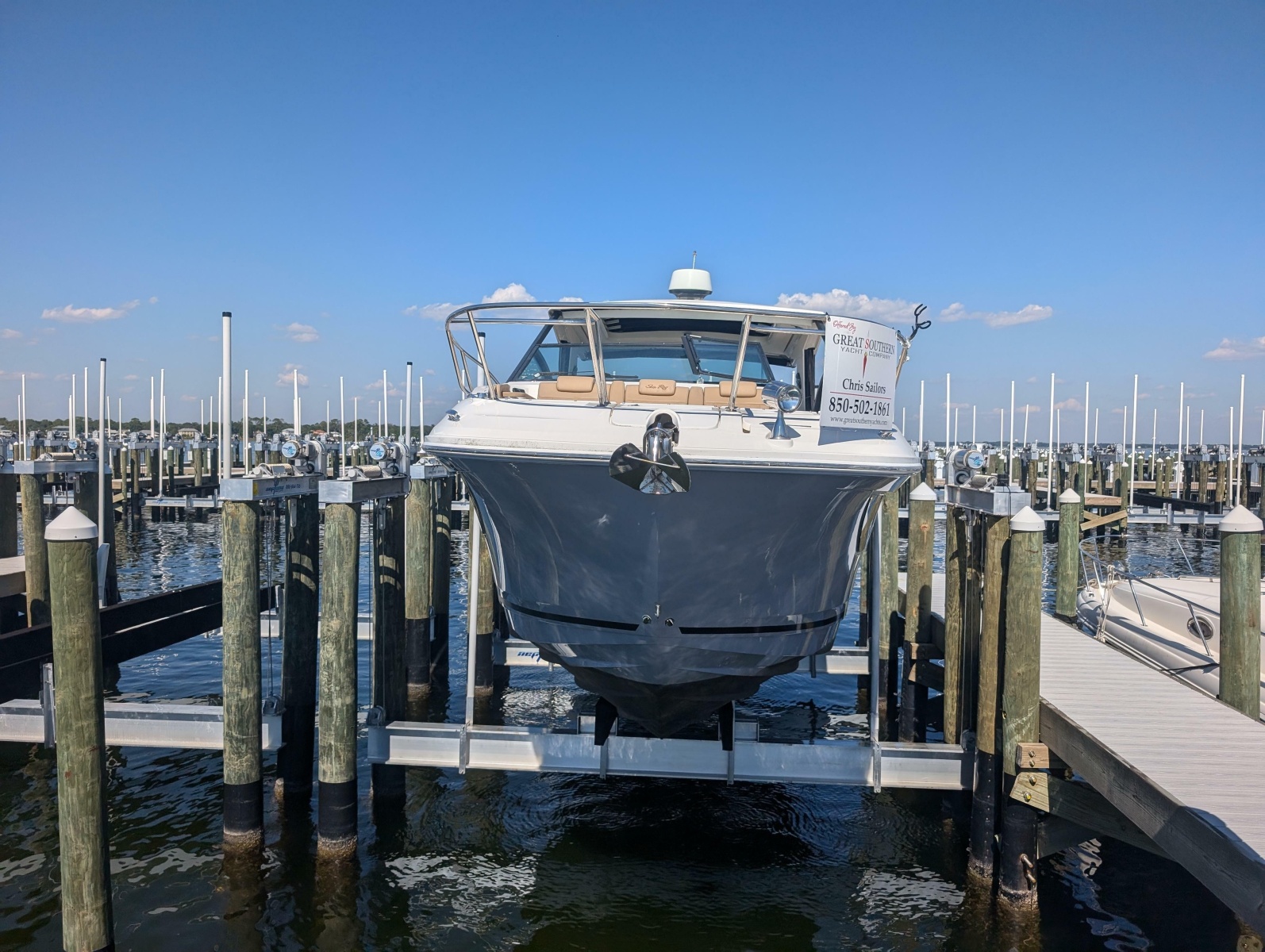 2019 Sea Ray Sundancer 320