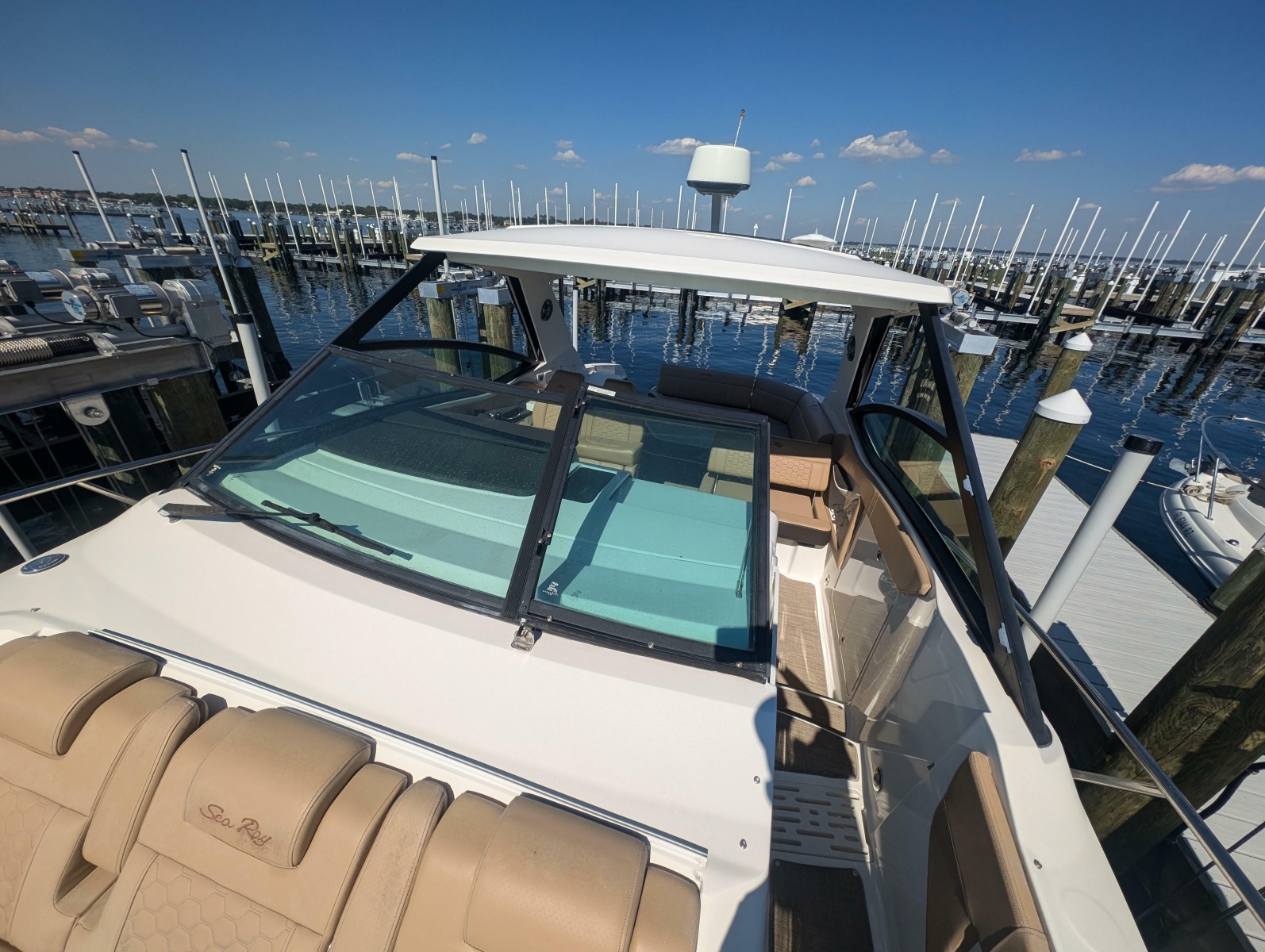 2019 Sea Ray Sundancer 320