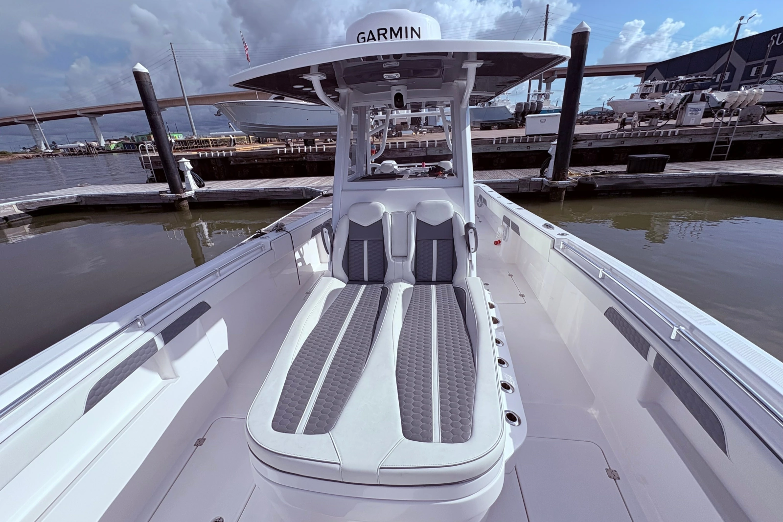 2024 Invincible 33 Catamaran