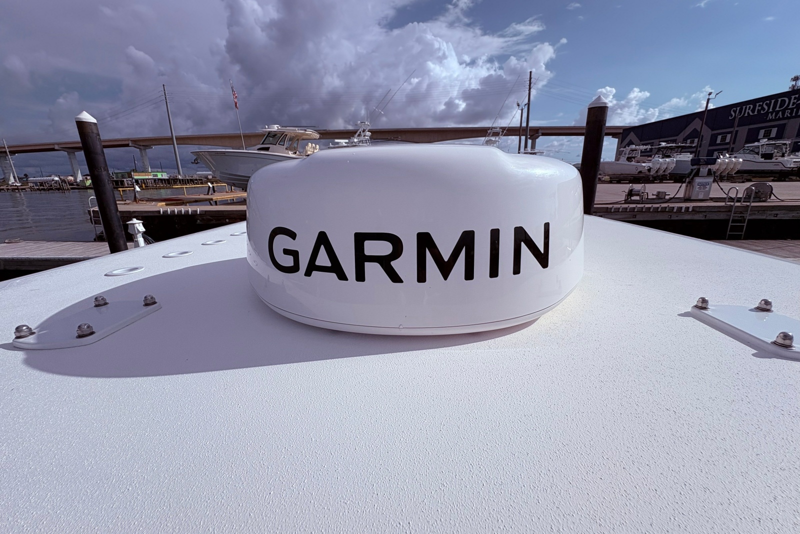 2024 Invincible 33 Catamaran — KUHL BREEZE