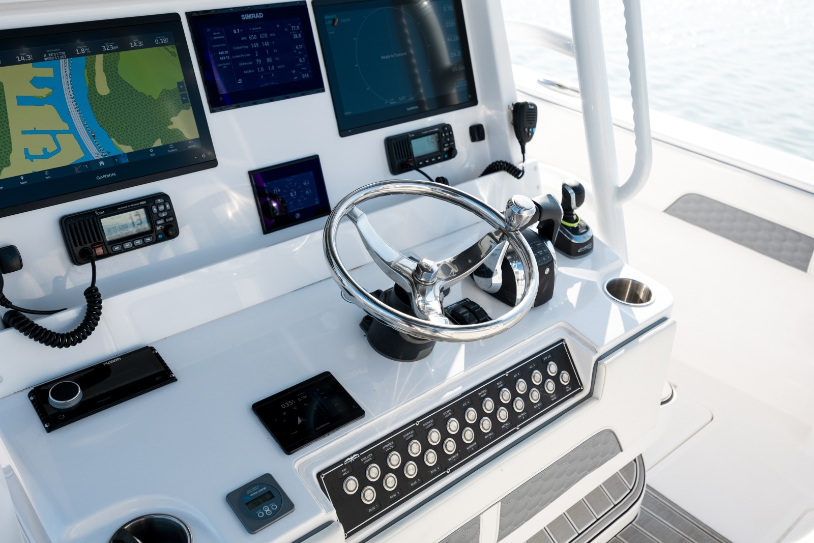 2024 Invincible 33 Catamaran