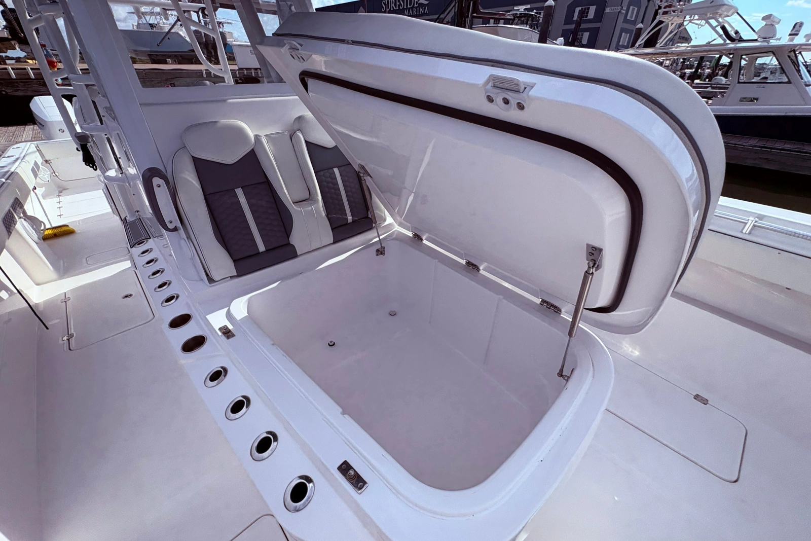 2024 Invincible 33 Catamaran