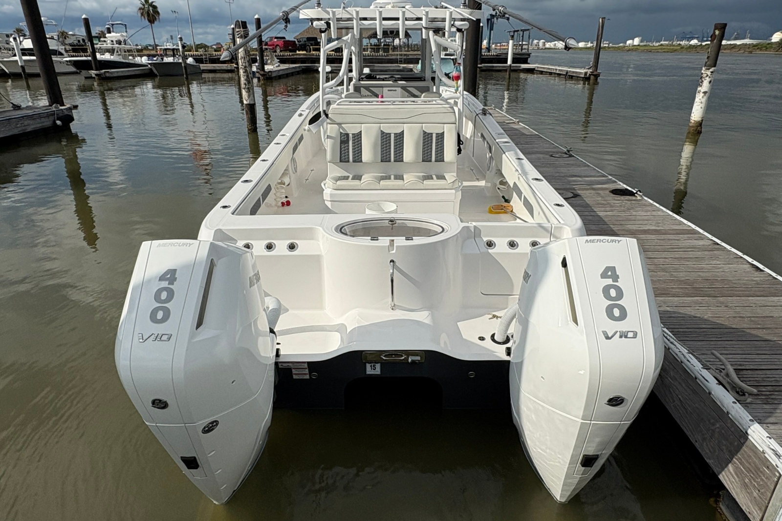 2024 Invincible 33 Catamaran — KUHL BREEZE
