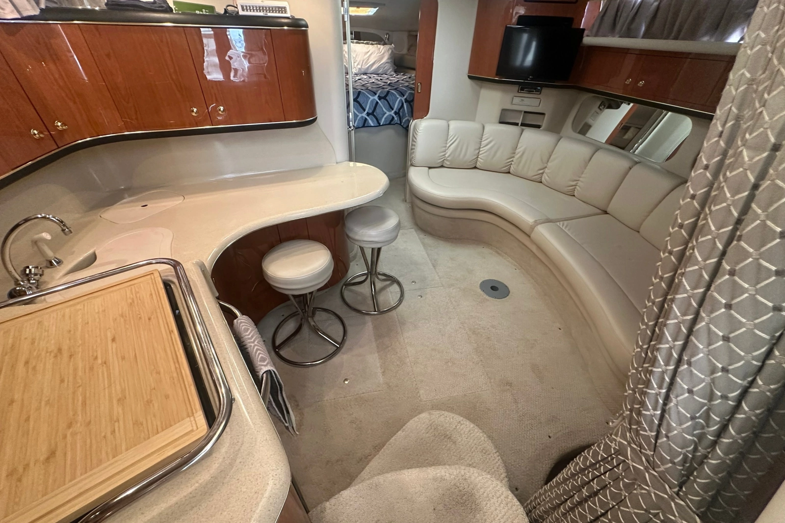 1999 Sea Ray Sundancer 370