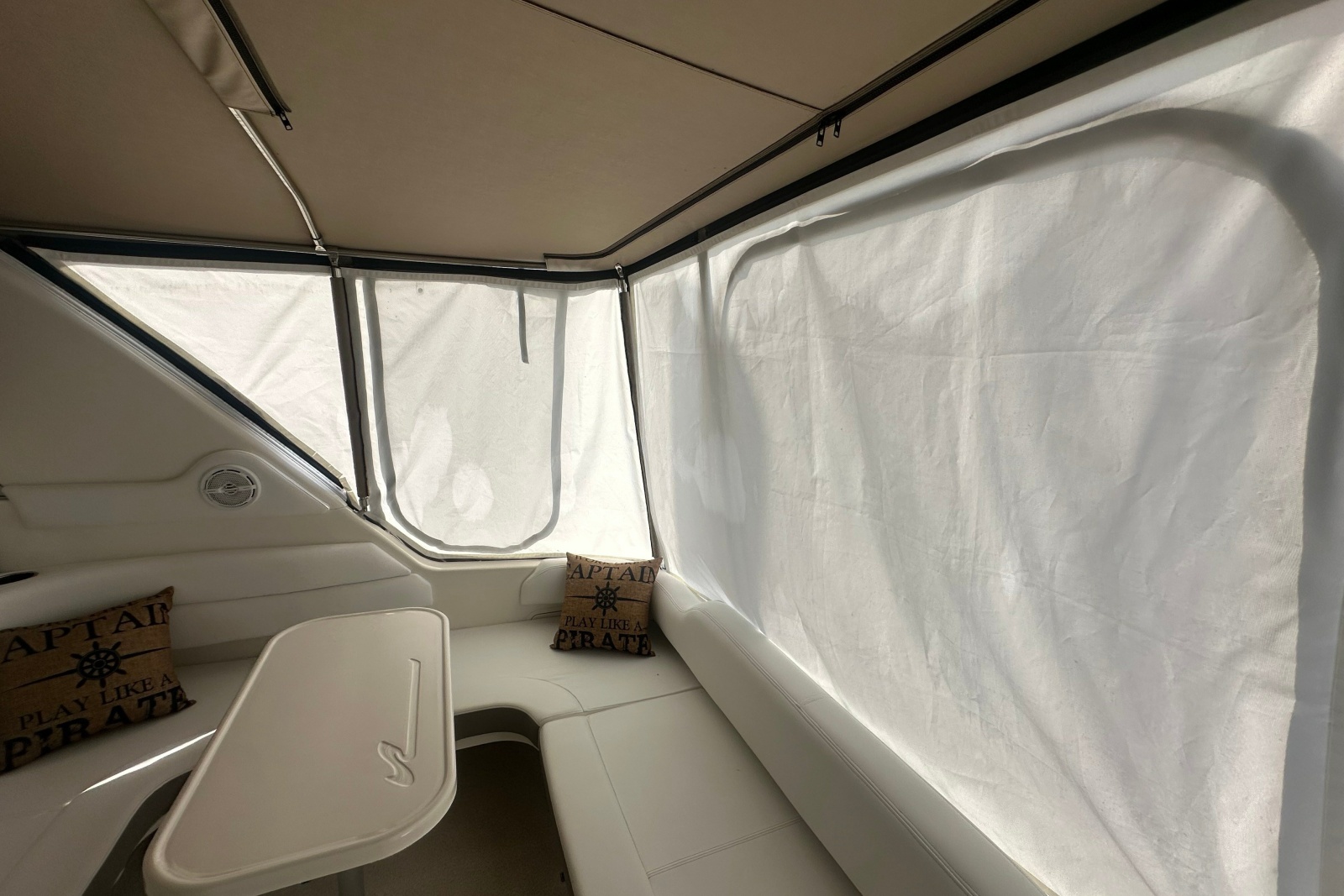 1999 Sea Ray Sundancer 370