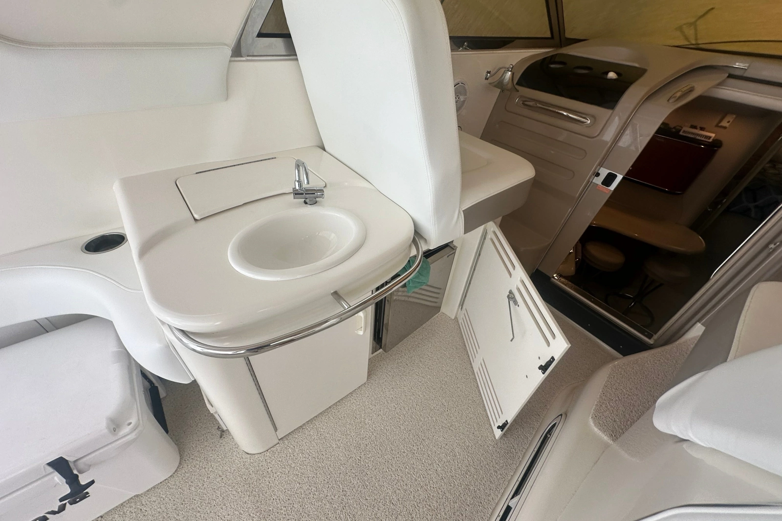 1999 Sea Ray Sundancer 370
