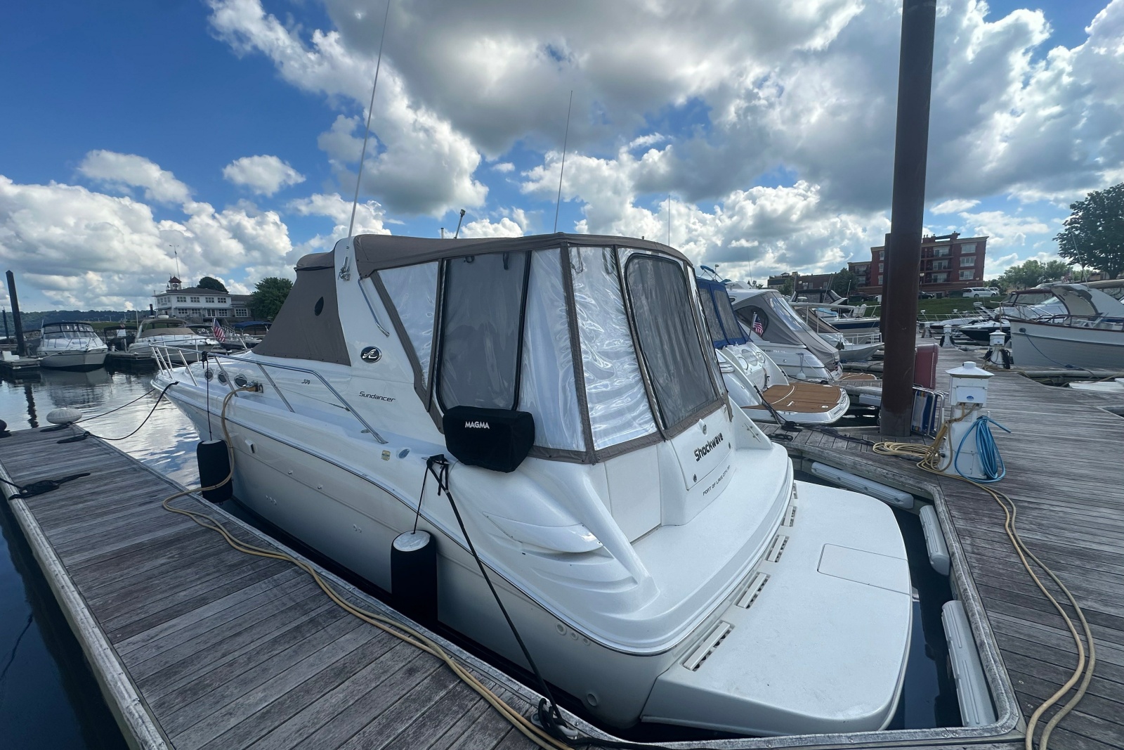 1999 Sea Ray Sundancer 370