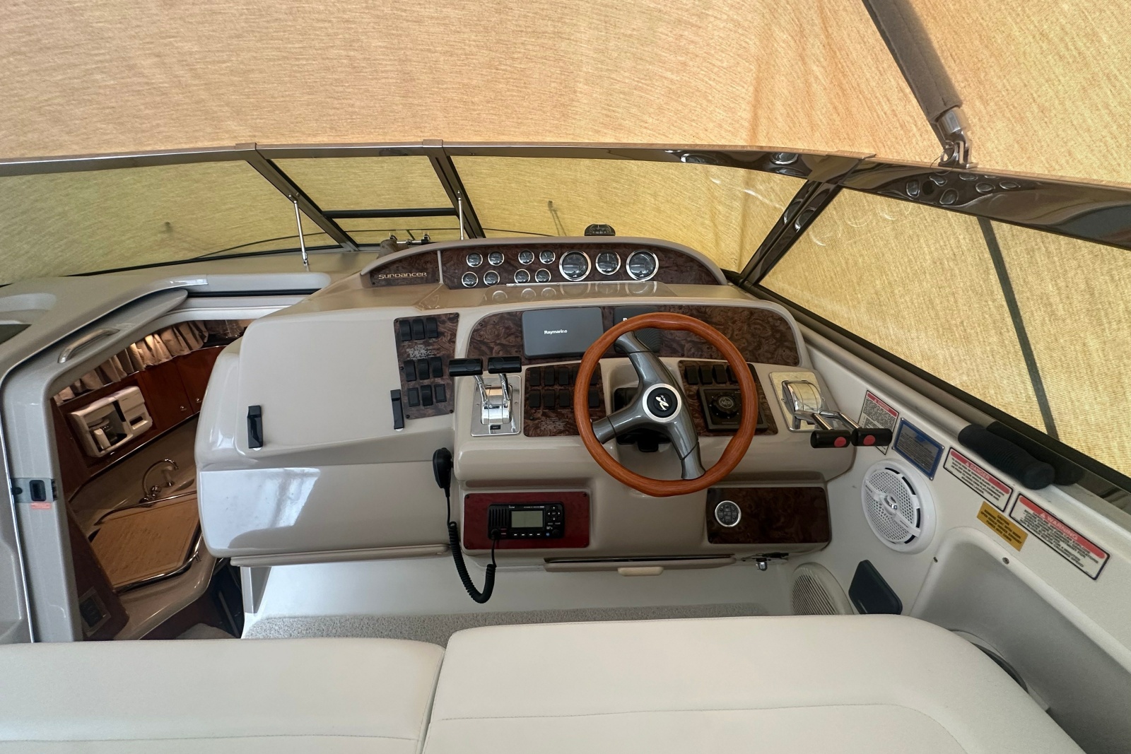 1999 Sea Ray Sundancer 370