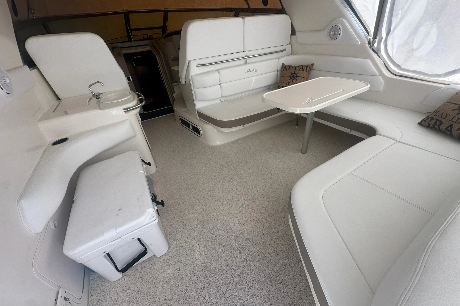 1999 Sea Ray Sundancer 370