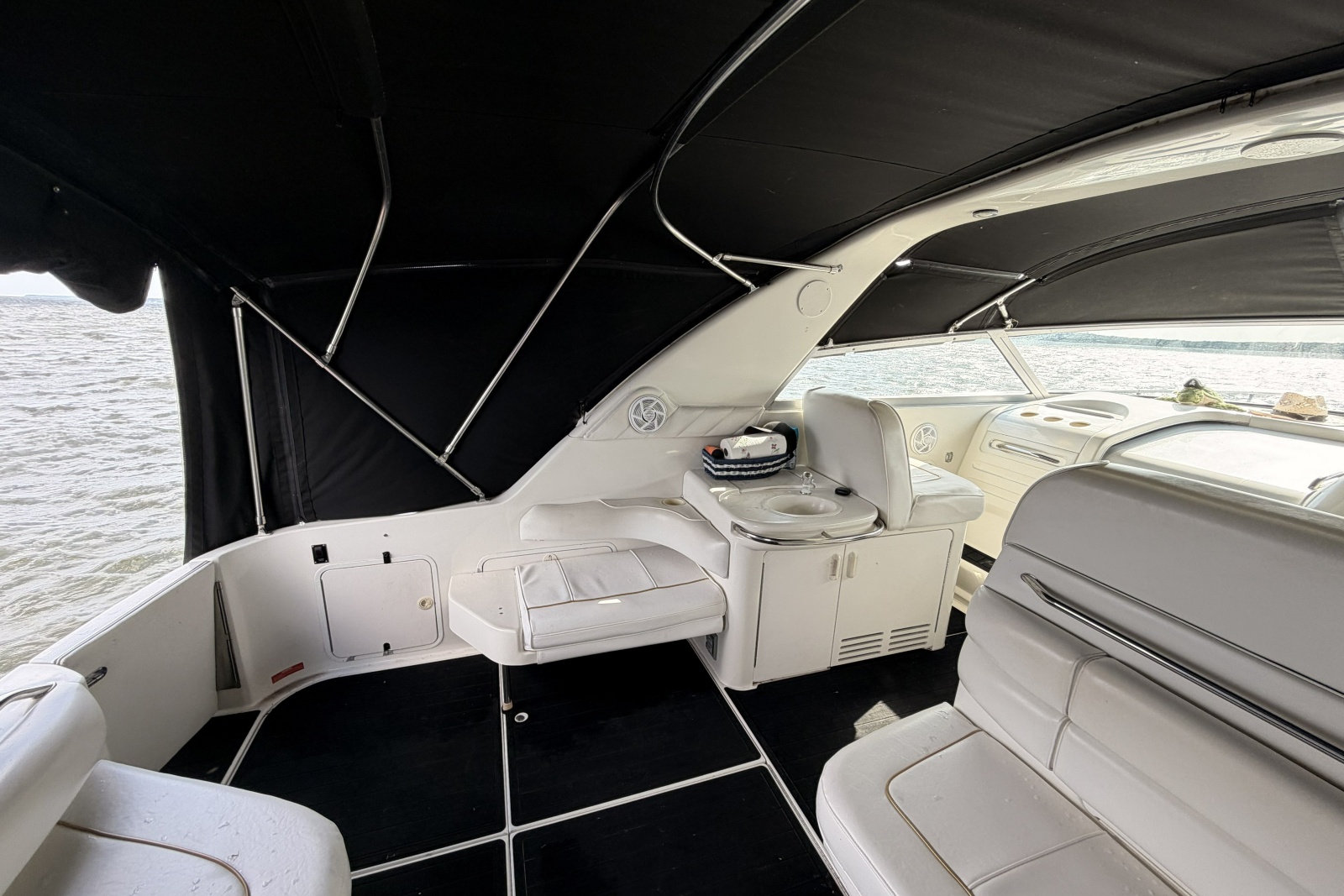 1995 Sea Ray Sundancer 370