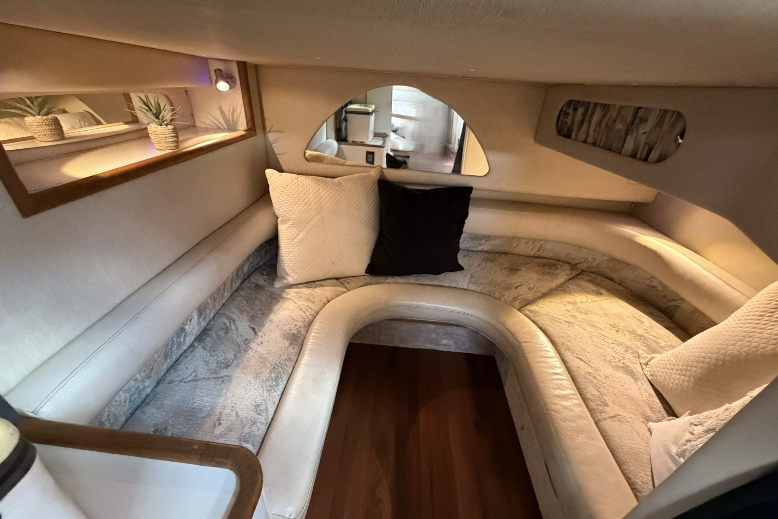 1995 Sea Ray Sundancer 370