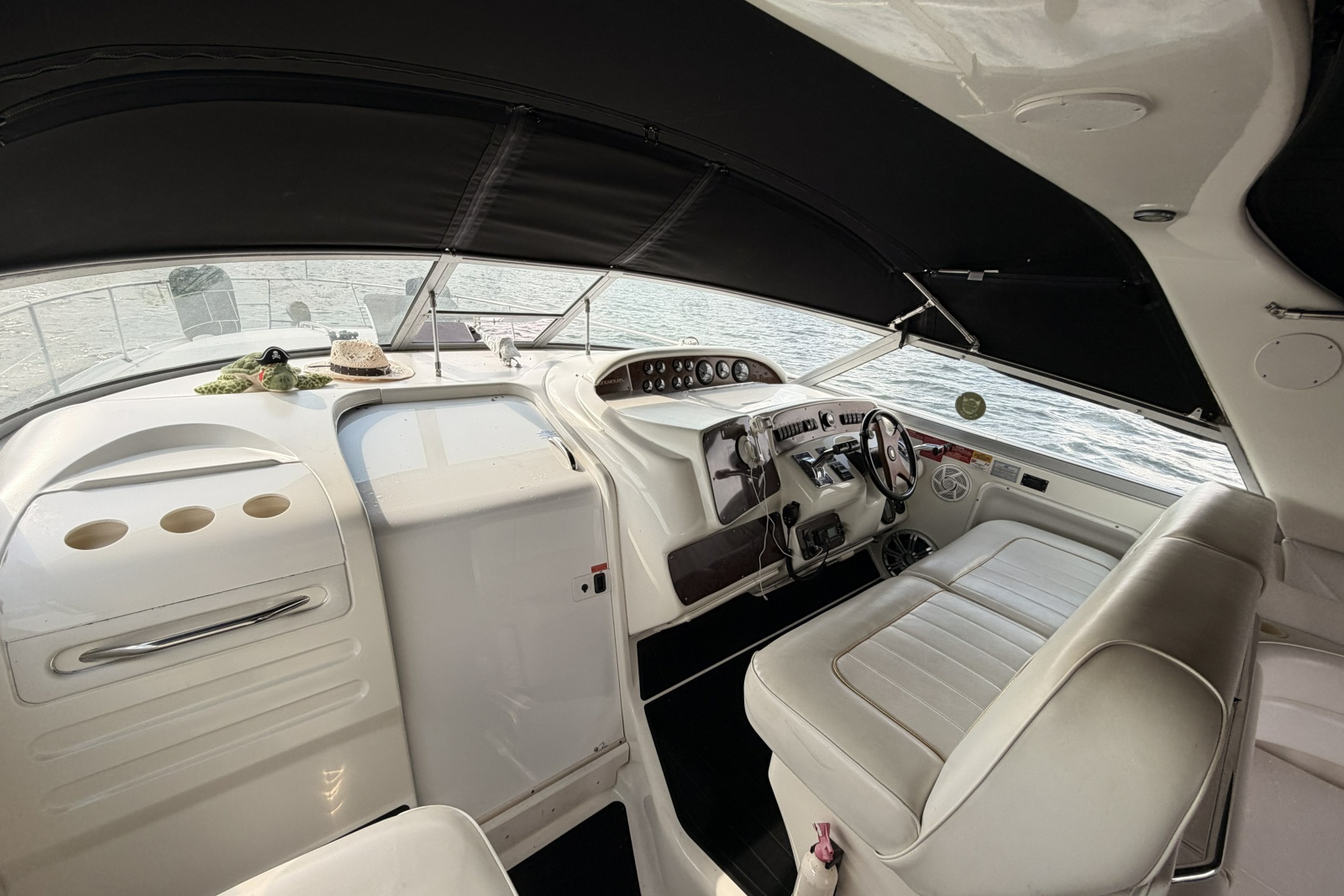 1995 Sea Ray Sundancer 370