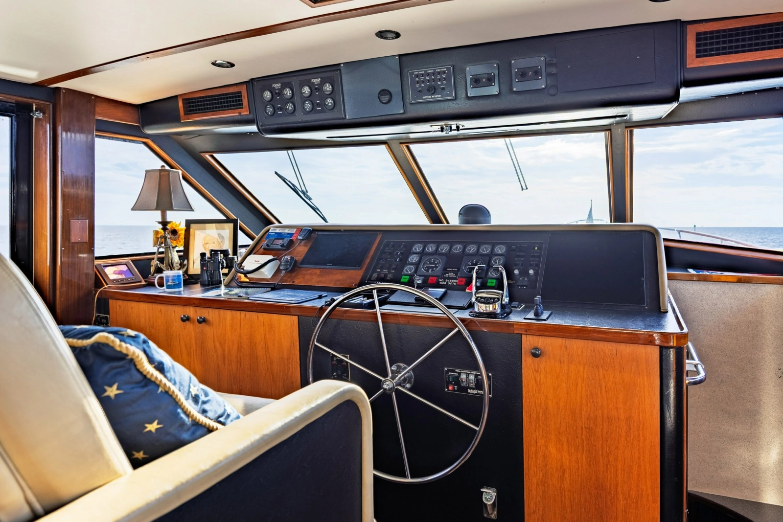 1989 Hatteras 74 Cockpit Motor Yacht