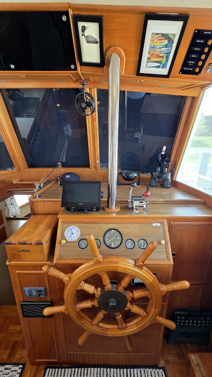 Main Cabin Lower Helm