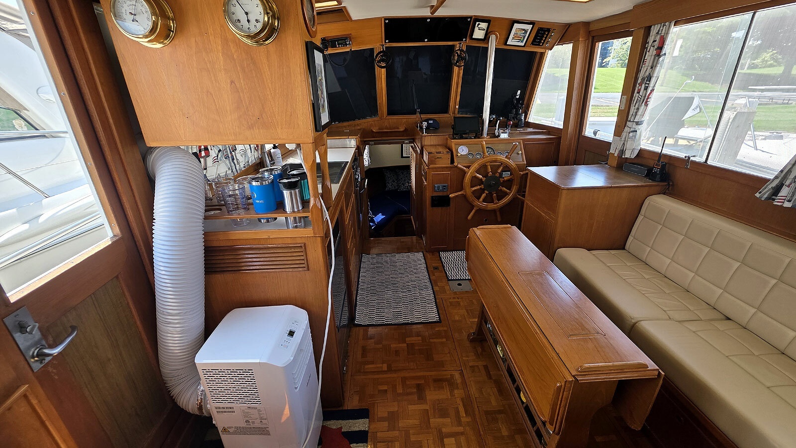 Main Cabin Forward