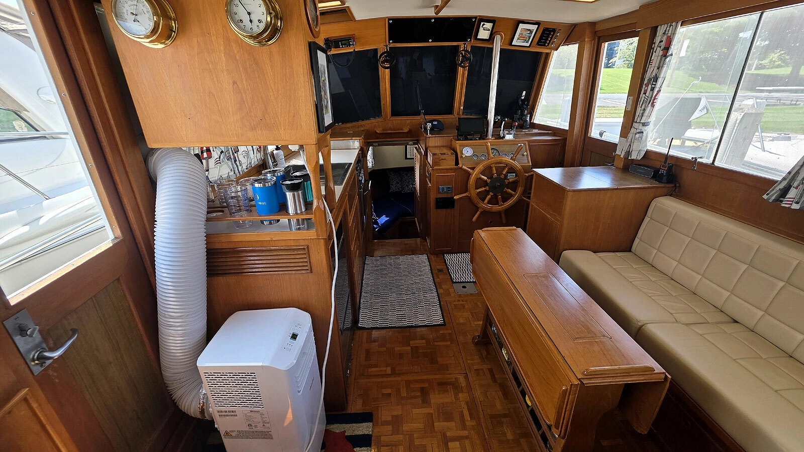 Main Cabin Forward