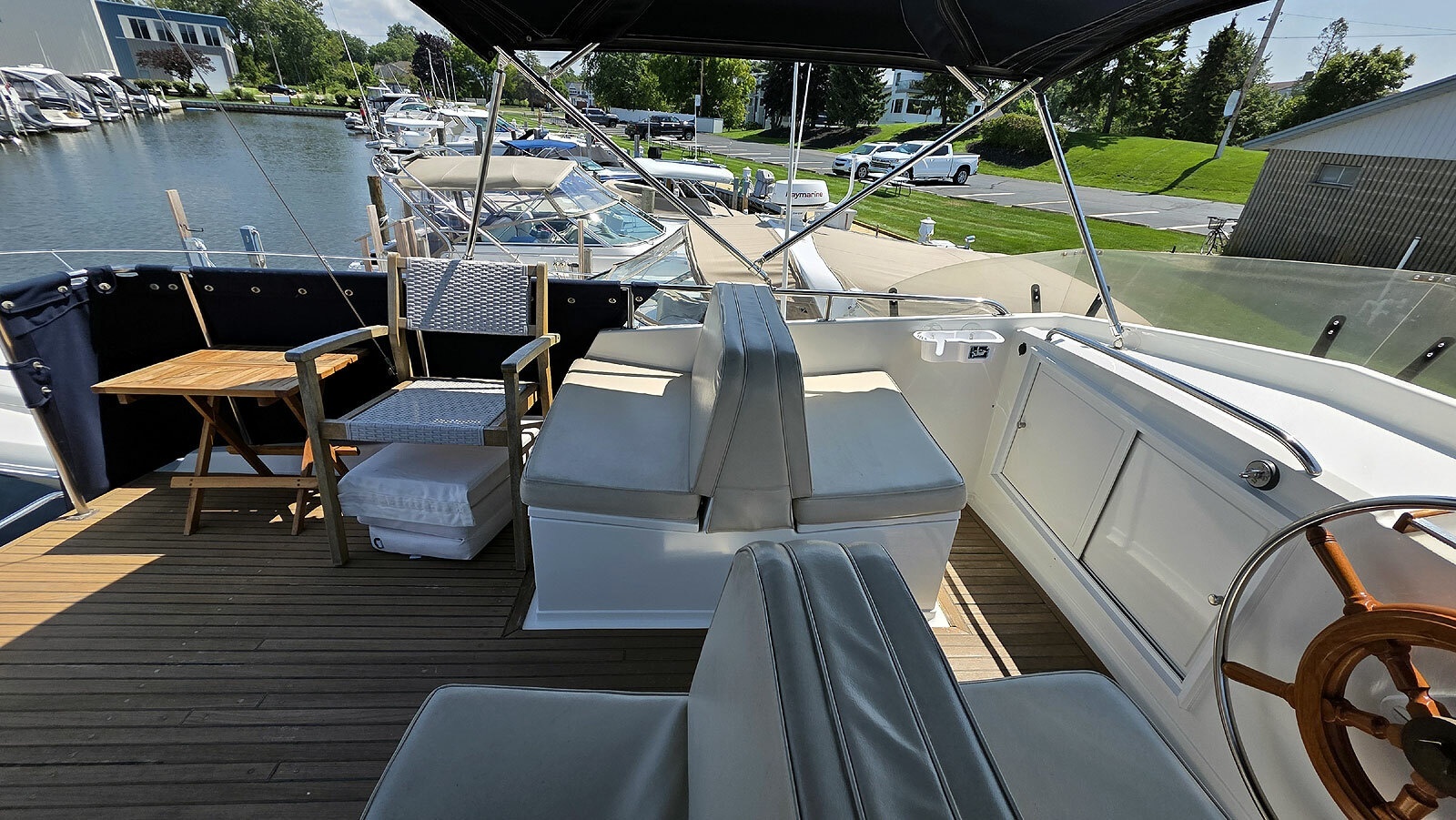 Flybridge Port